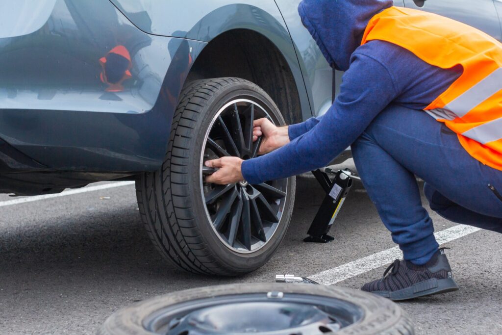 24/7 Mobile Tire Change Nashville TN | Nation Wercker